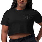 Crop top femminile nero con ricamo elegante lato cuore Faccio una vita sana ballo fino alle 4, streetwear comodo per bachata, brand TLR Social.