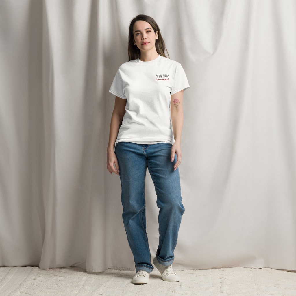T-shirt unisex bianca con dettaglio ricamato lato cuore Rumba Buena y tremendo Guaguancò, streetwear di lusso per ballerini, brand TLR Social.